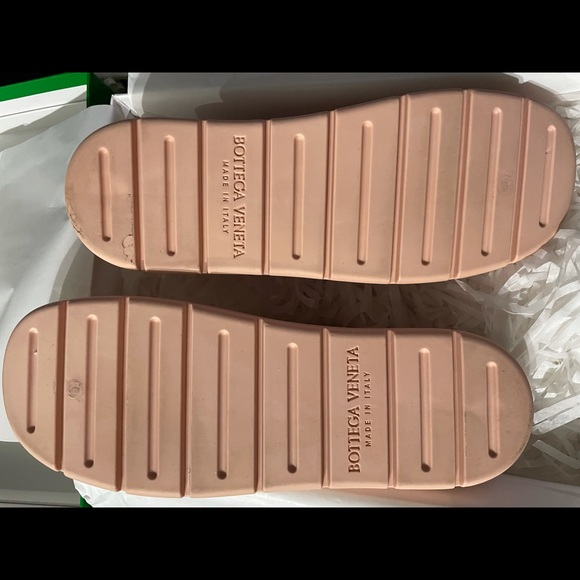 Bottega Veneta Puddle Slingback - Picture 5 of 6